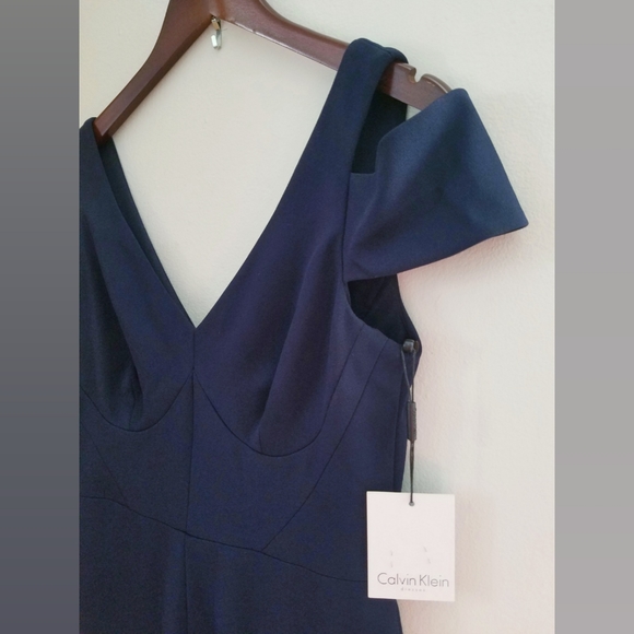 NWT Double V Off-Shoulder Navy Calvin Klein Formal Event Gown - Picture 6 of 14